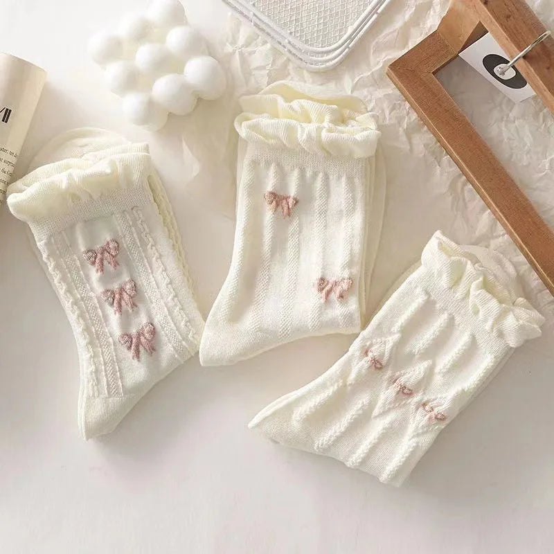 Elegant White Bow & Flower Cotton Socks