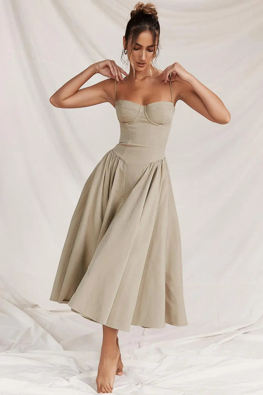 Elegant Pleated Hem Backless Midi Dress – Sleeveless Summer Party Fashion