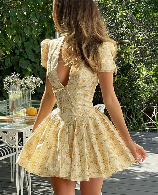 Chic Floral Pleated Mini Dress