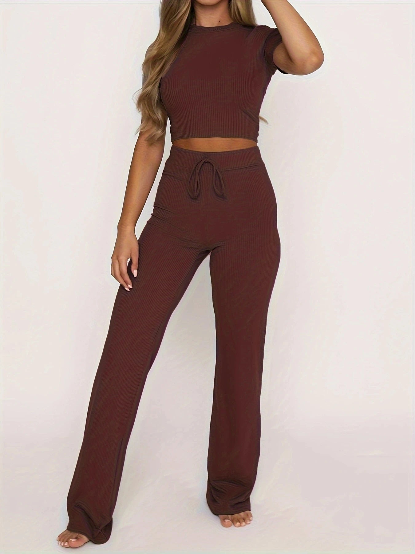 Women's Solid Crop Top & High-Waist Slim Fit Two-Piece Set with Pockets