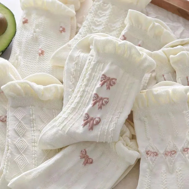 Elegant White Bow & Flower Cotton Socks